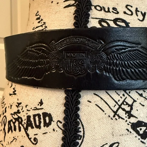 Black leather Belt - Picture 2 of 3